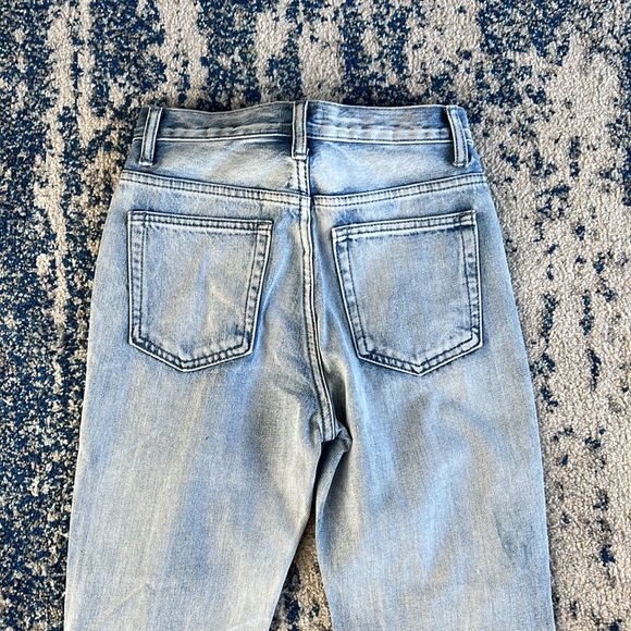 superdown Ramona High Waisted Jean in Light Blue Wash 24 - Picture 9 of 9